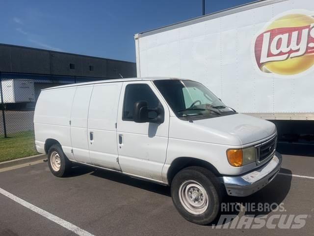 Ford E-150 Dodávky