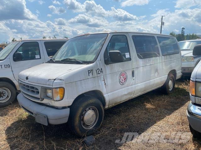 Ford E-150 Osobní vozy