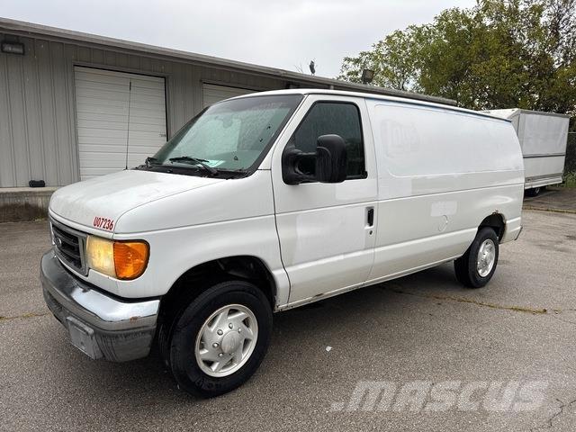 Ford E-150 Dodávky