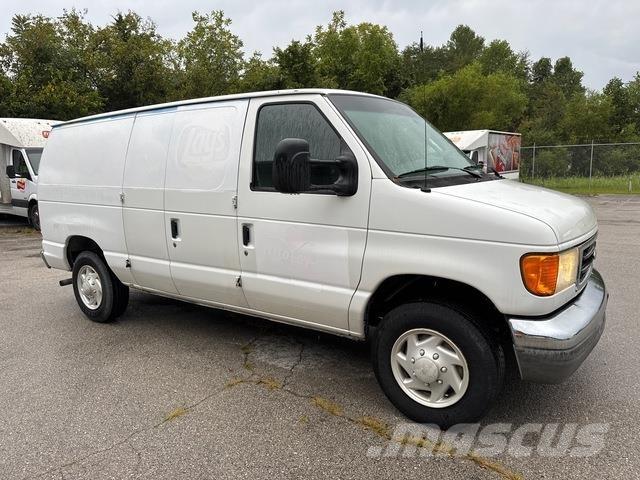 Ford E-150 Dodávky