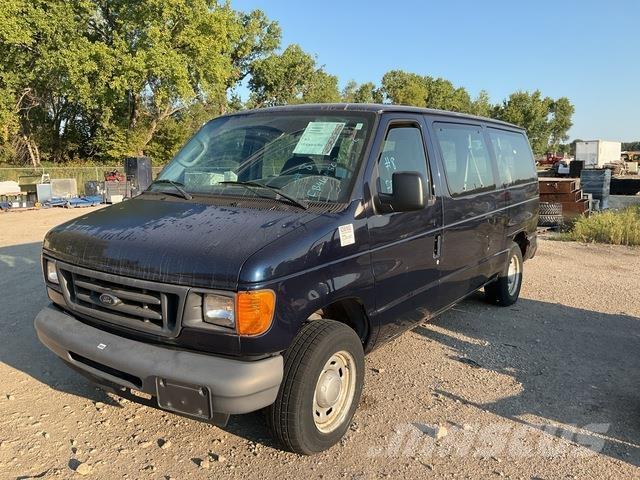 Ford E-150 XL Osobní vozy