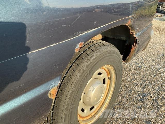 Ford E-150 XL Osobní vozy