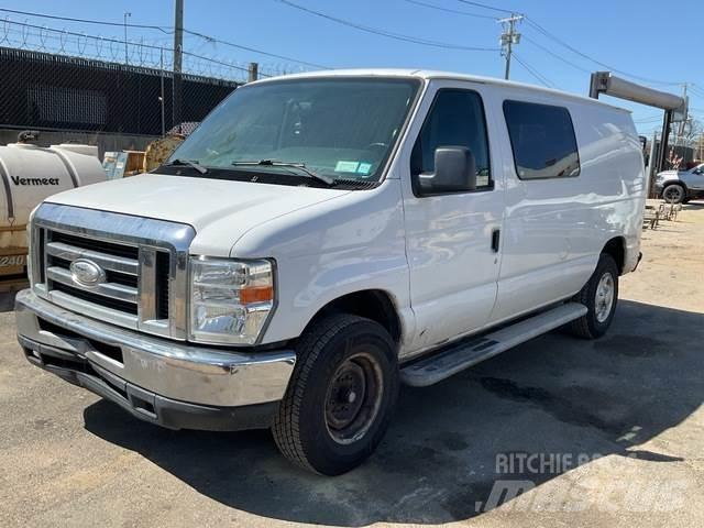 Ford E-250 Dodávky