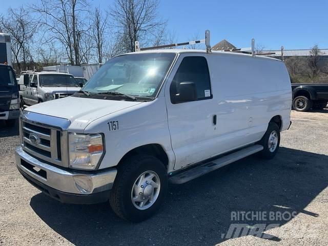 Ford E-250 Dodávky