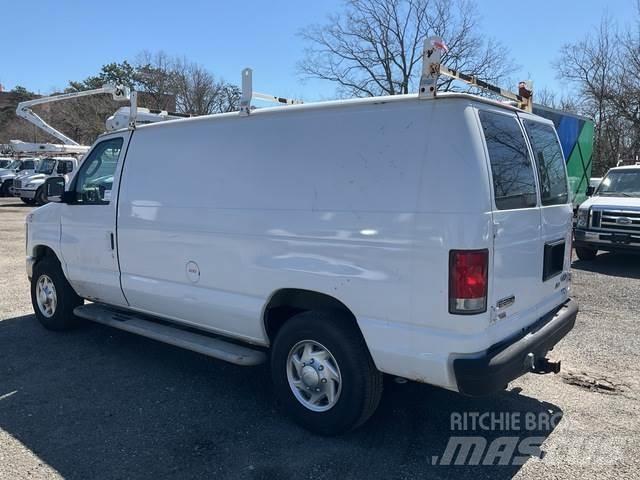 Ford E-250 Dodávky