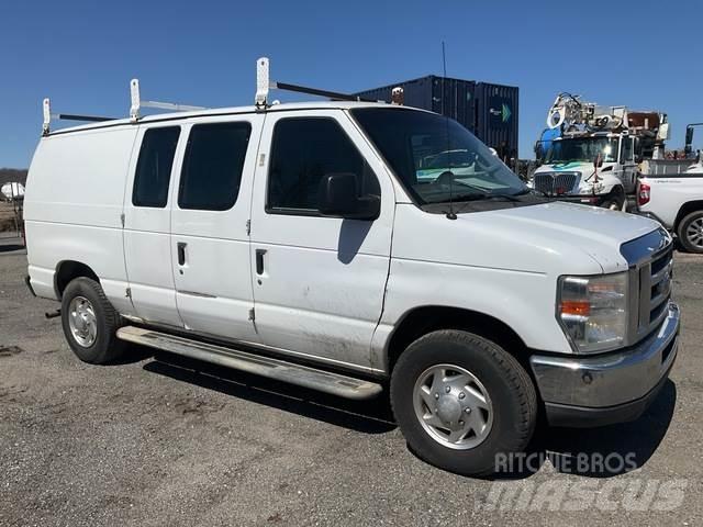Ford E-250 Dodávky
