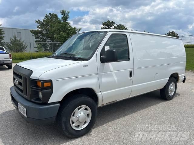 Ford E-250 Dodávky