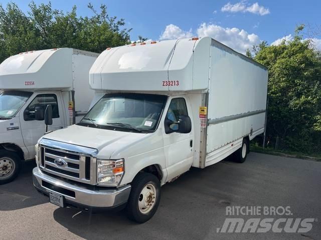 Ford E-350 Skříňová nástavba