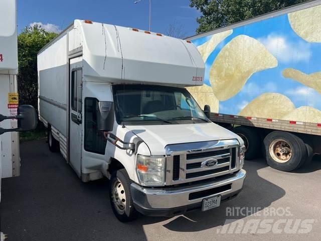 Ford E-350 Skříňová nástavba