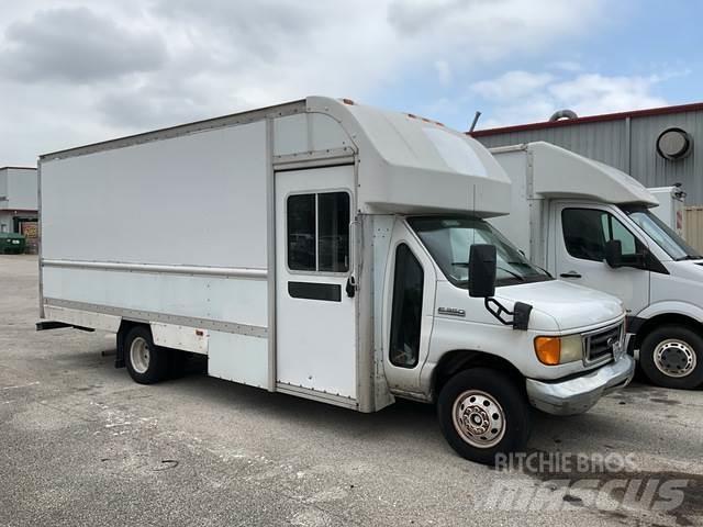 Ford E-350 Dodávky