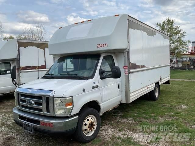 Ford E-350 Skříňová nástavba