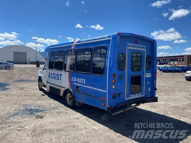 Ford E-350 Minibusy