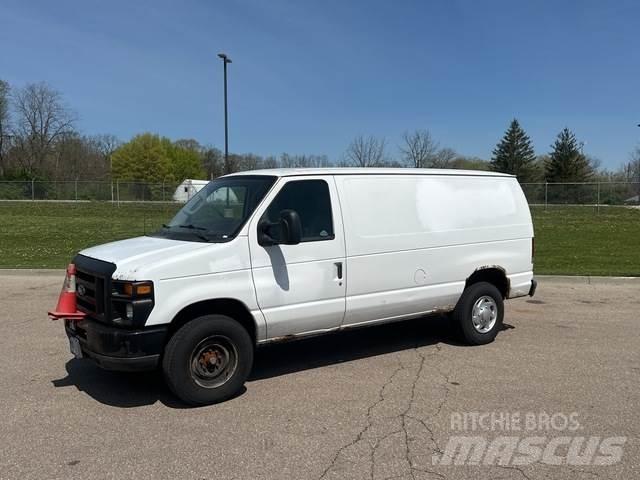 Ford E-350 Dodávky
