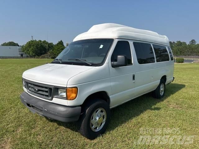 Ford E-350 Osobní vozy