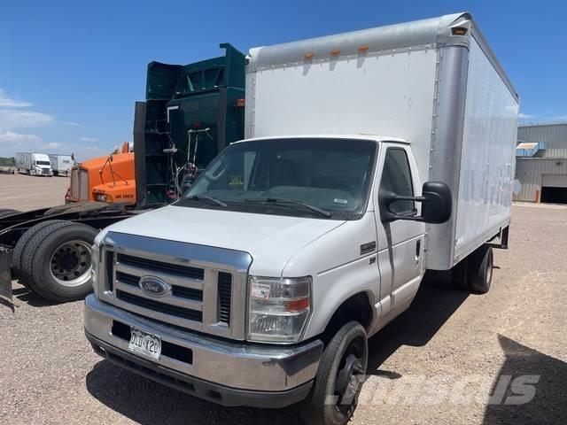 Ford E-350 Skříňová nástavba