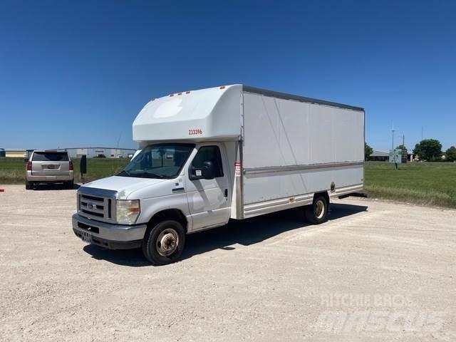 Ford E-350 Skříňová nástavba