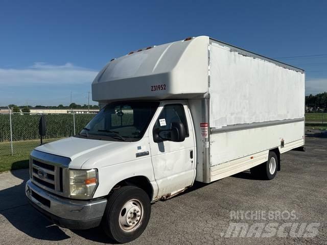 Ford E-350 Skříňová nástavba