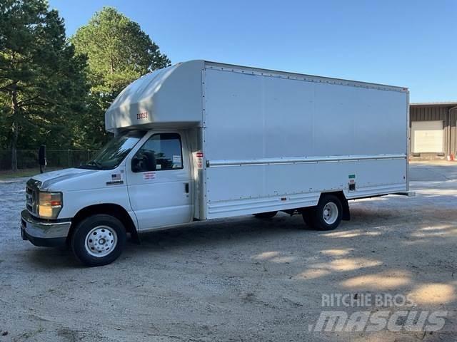 Ford E-350 Skříňová nástavba