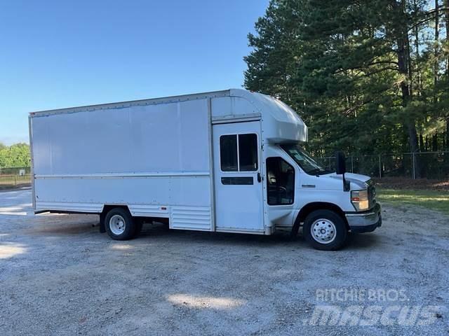 Ford E-350 Skříňová nástavba