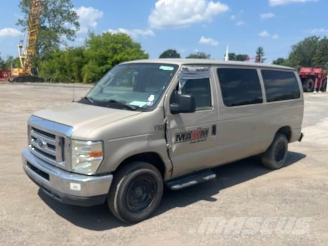 Ford E-350 Osobní vozy
