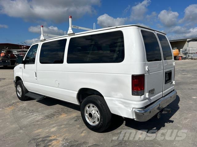 Ford E-350 Osobní vozy