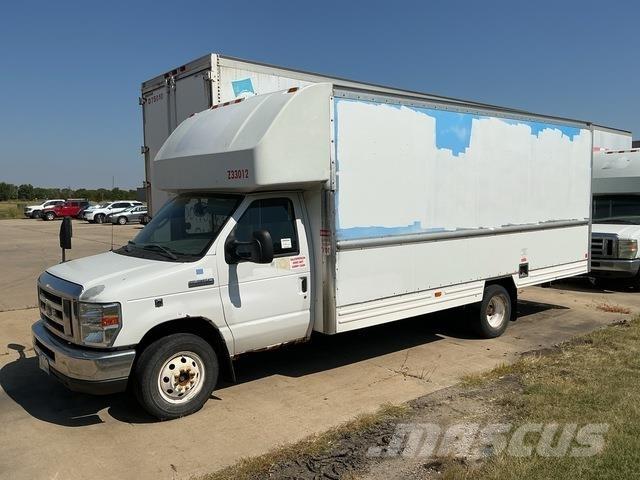 Ford E-350 Skříňová nástavba