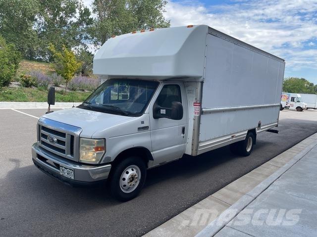 Ford E-350 Skříňová nástavba