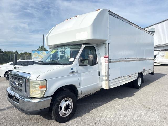 Ford E-350 Skříňová nástavba