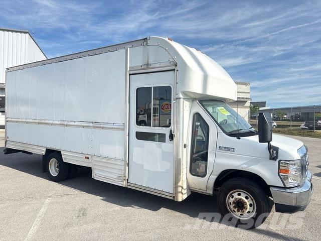 Ford E-350 Skříňová nástavba