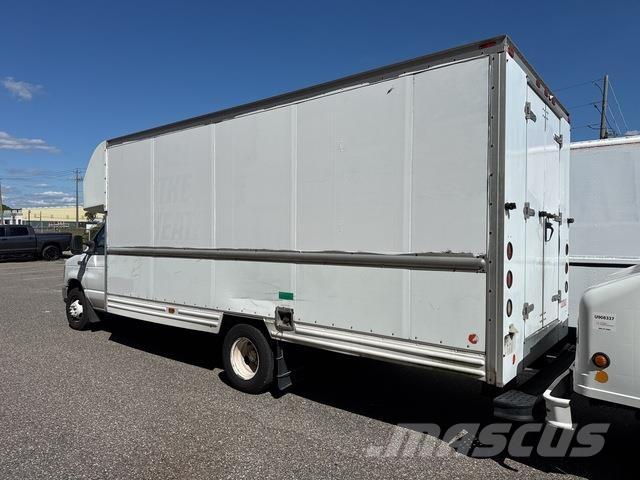 Ford E-350 Dodávky