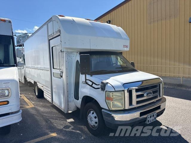 Ford E-350 Dodávky