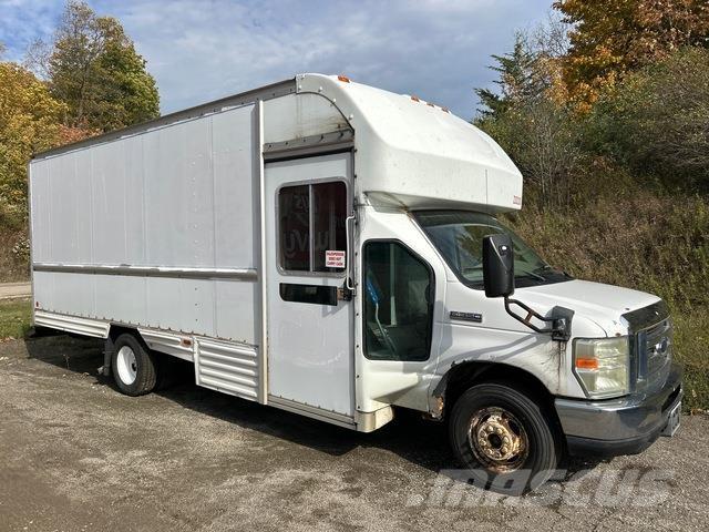 Ford E-350 Dodávky