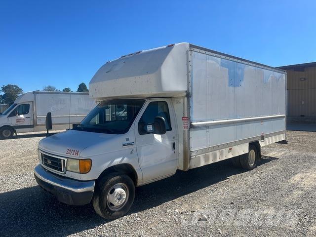 Ford E-350 Skříňová nástavba