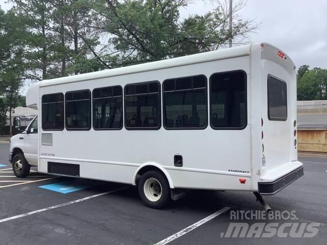 Ford E-450 Minibusy