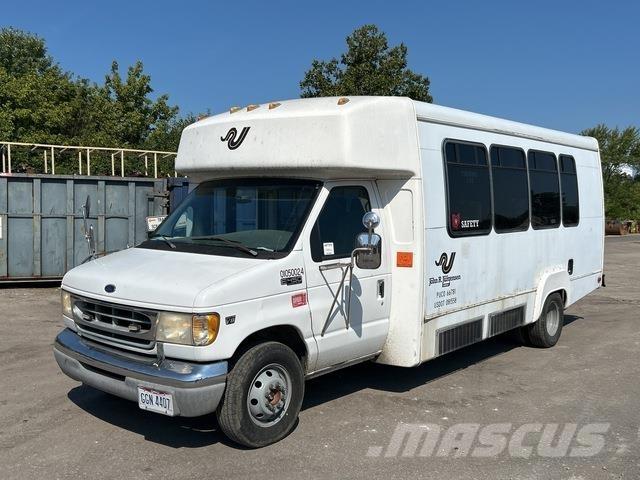 Ford E-450 Minibusy