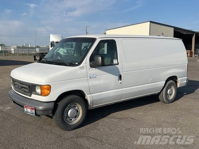 Ford E150 Dodávky