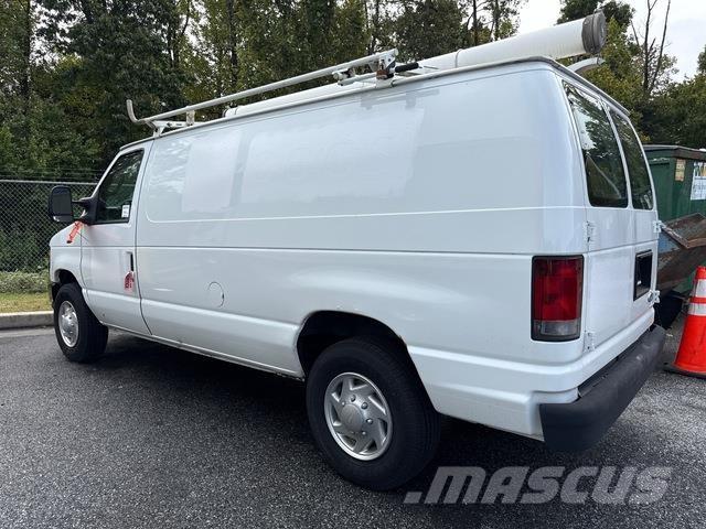 Ford E250 Dodávky