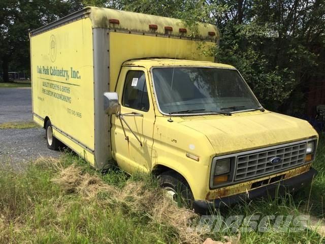 Ford E350 Skříňová nástavba