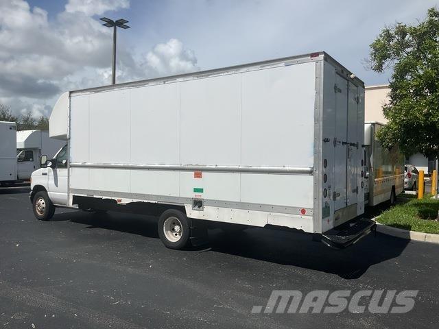 Ford E350 Skříňová nástavba