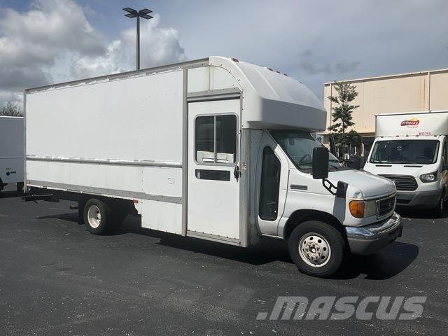 Ford E350 Skříňová nástavba