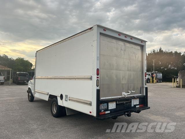 Ford E350 Skříňová nástavba