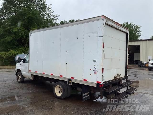 Ford E450 Dodávky