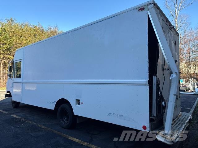 Ford Econoline Skříňová nástavba