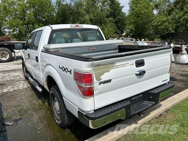 Ford F-150 4x4 Další