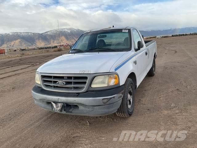 Ford F-150 XL Další