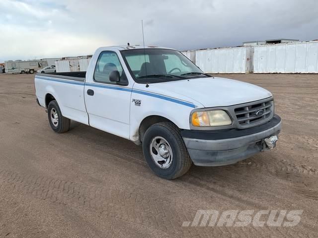 Ford F-150 XL Další