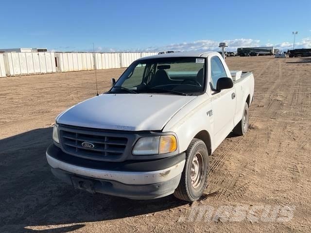 Ford F-150 XL Další