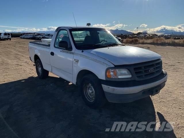 Ford F-150 XL Další