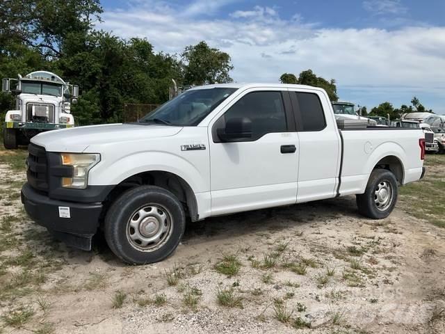 Ford F-150 XL Další