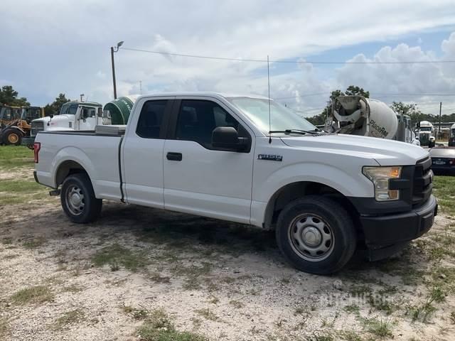 Ford F-150 XL Další